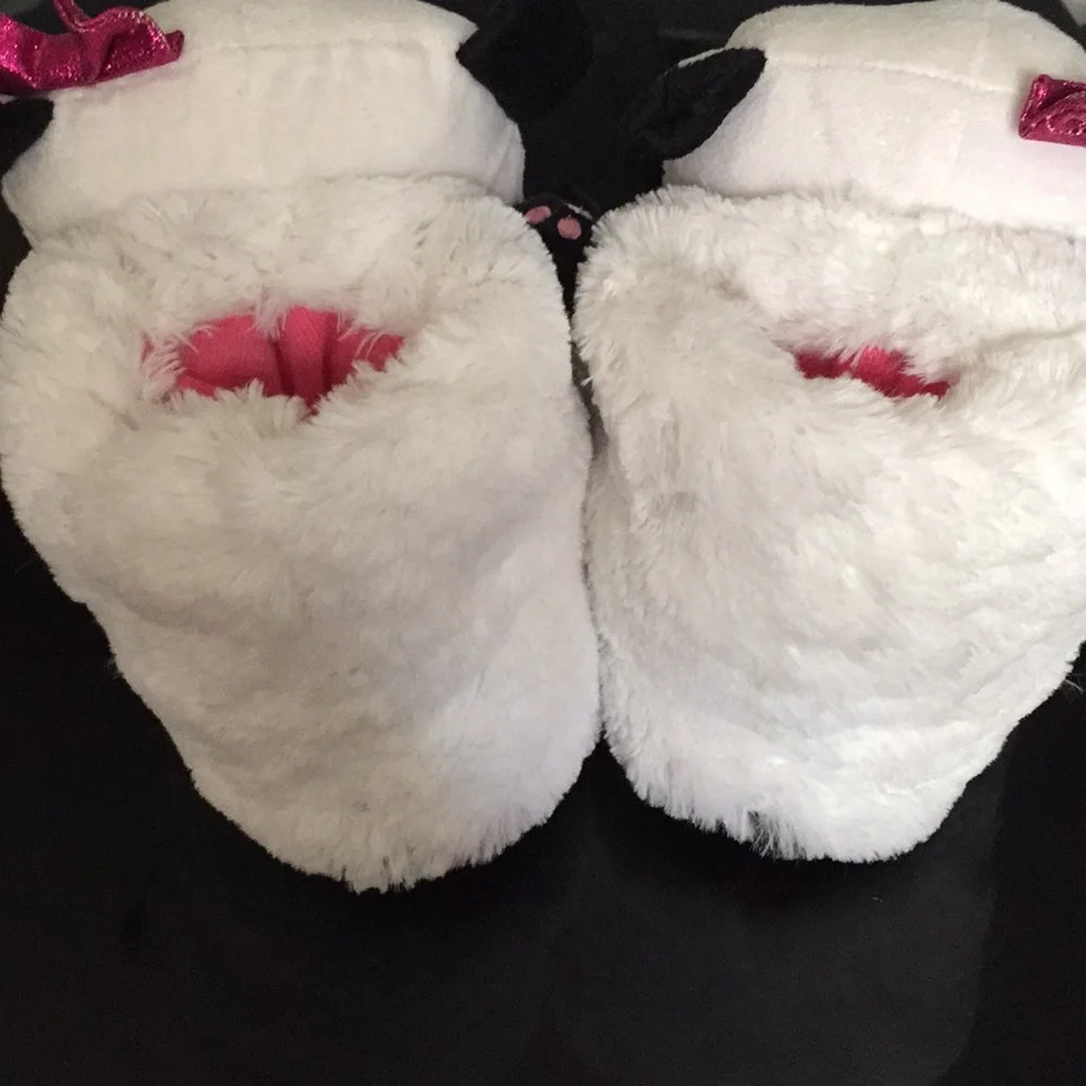 Justice slippers panda bear size 6/7 black‎ and white with pink trim